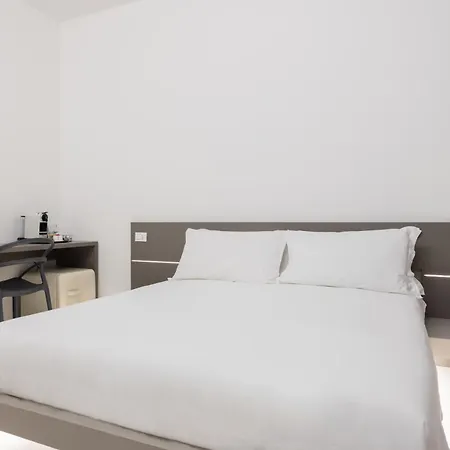 Excelsior Station 4* ボローニャ