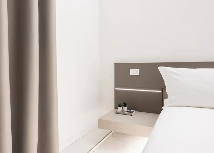 Excelsior Station Penzion Boloňa